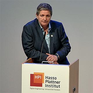 Keynote: Zeitenwende im digitalem Raum - Das BSI als Scharnier zwischen Sicherheit und Digitalisierung