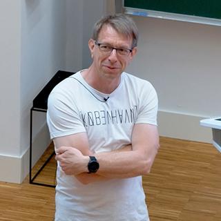Algorithms and Data Structures – Lower Bounds for Various Models of Computation  (1/2)